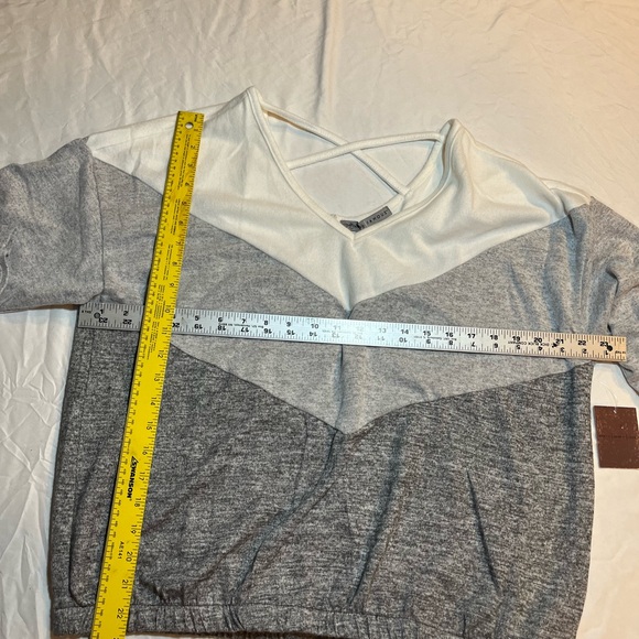 Absolutely Famous Gray and White Lounge Set size xl new with tags - Picture 2 of 10